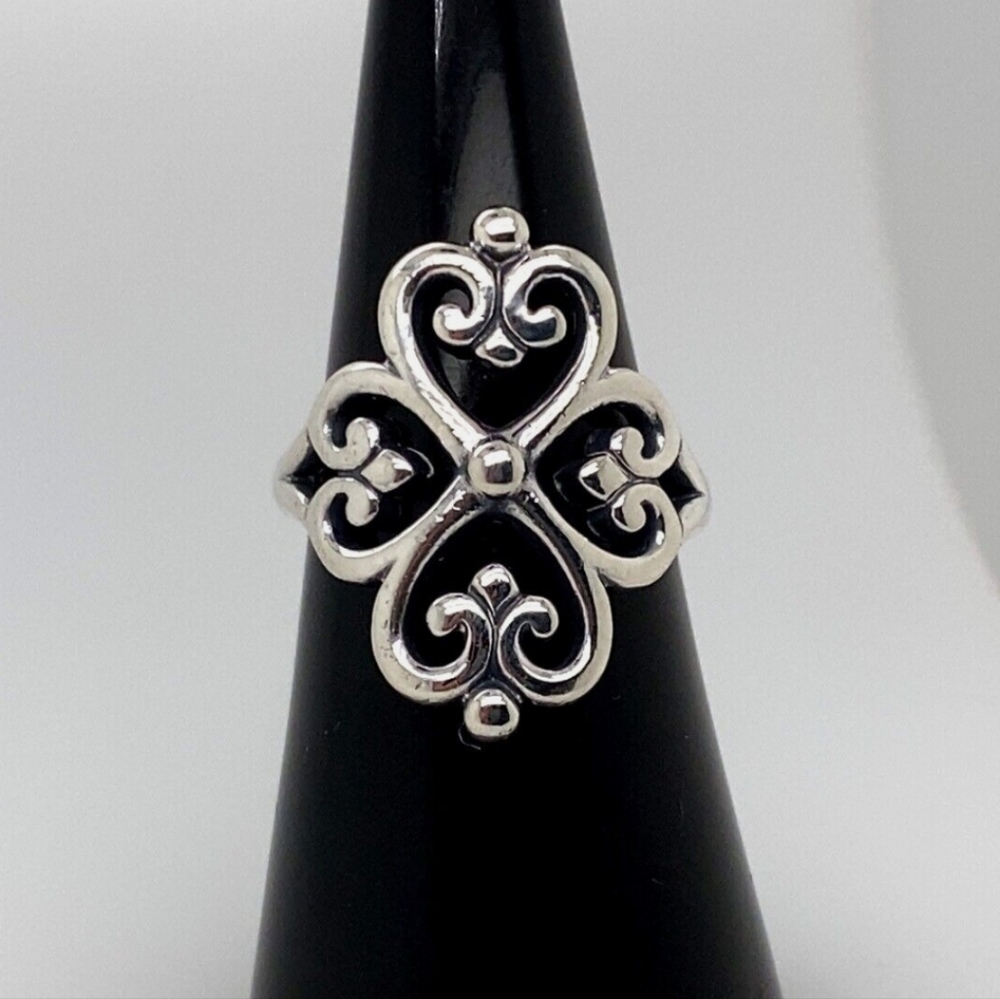 James Avery Adorned Hearts Sterling Silver Ring/Gorgeous ♥️